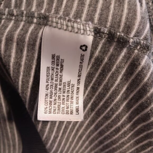 AVA & VIV Women's 3X Short Sleeve Gray Stripes VNeck Plus Size - Picture 5 of 6